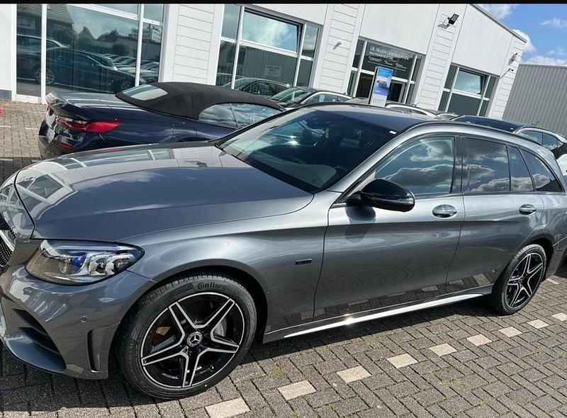 Gebraucht Mercedes C300e 320 PS (235 kW) 2021 Grau Kombi