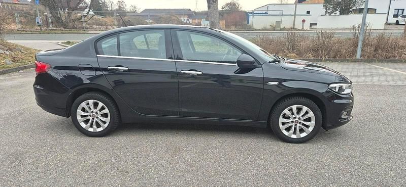 Gebraucht Fiat Tipo 95 PS (69 kW) 2016 Schwarz Limousine