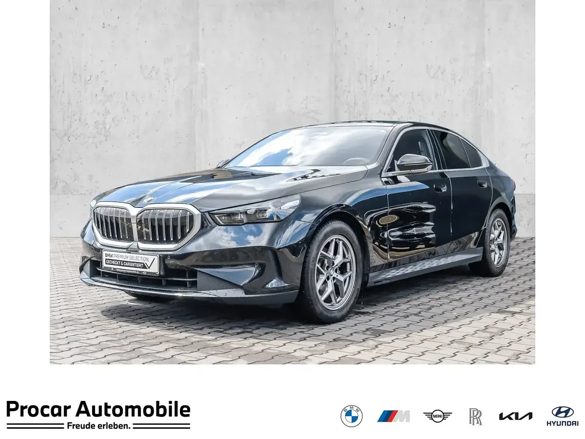 Gebraucht BMW 520 Sport Line 197 PS (144 kW) 2024 Schwarz Limousine