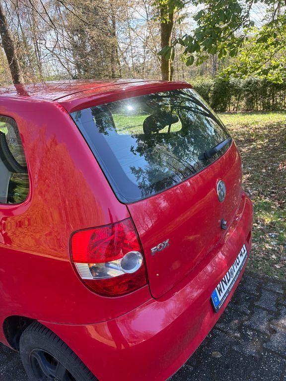 Gebraucht VW Fox 75 PS (55 kW) 2005 Rot Kleinwagen