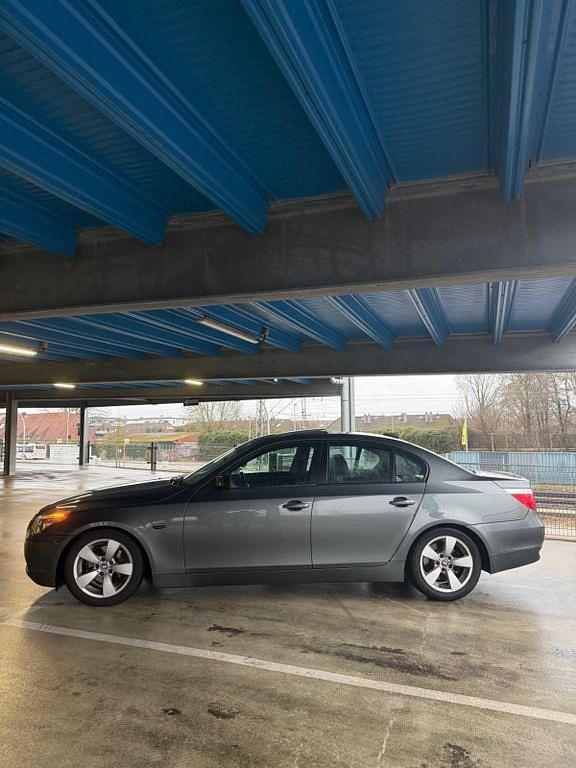 Gebraucht BMW 523 Advantage 177 PS (130 kW) 2006 Grau Limousine