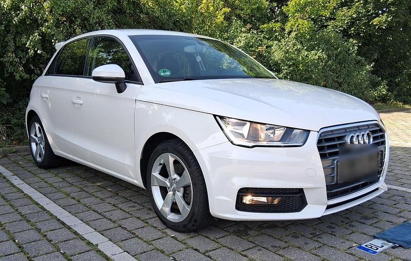 Weiß Gebraucht 2018 Audi A1 Sportback Kleinwagen | 15.600 € (Fairer Preis) - Bild 1/4