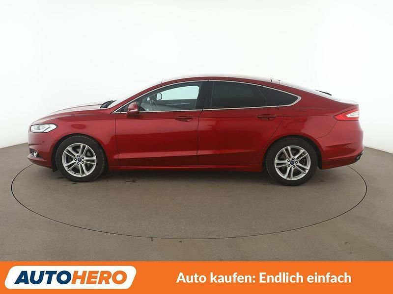 Gebraucht Ford Mondeo Titanium 203 PS (149 kW) 2015 Rot Limousine