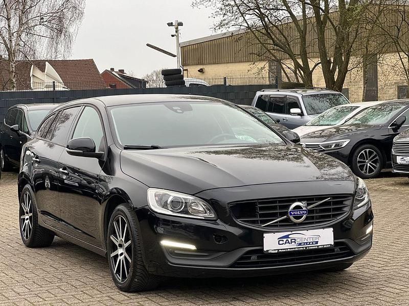 Gebraucht Volvo V60 Business Edition 150 PS (110 kW) 2016 Schwarz Kombi