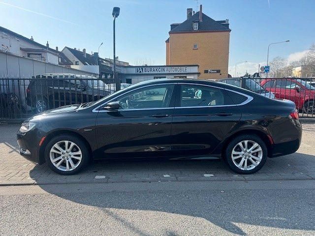 Gebraucht Chrysler 200 Limited 184 PS (135 kW) 2021 Schwarz Limousine