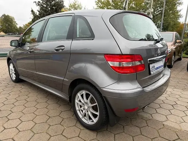 Gebraucht Mercedes B160 95 PS (69 kW) 2010 Grau Kleinwagen