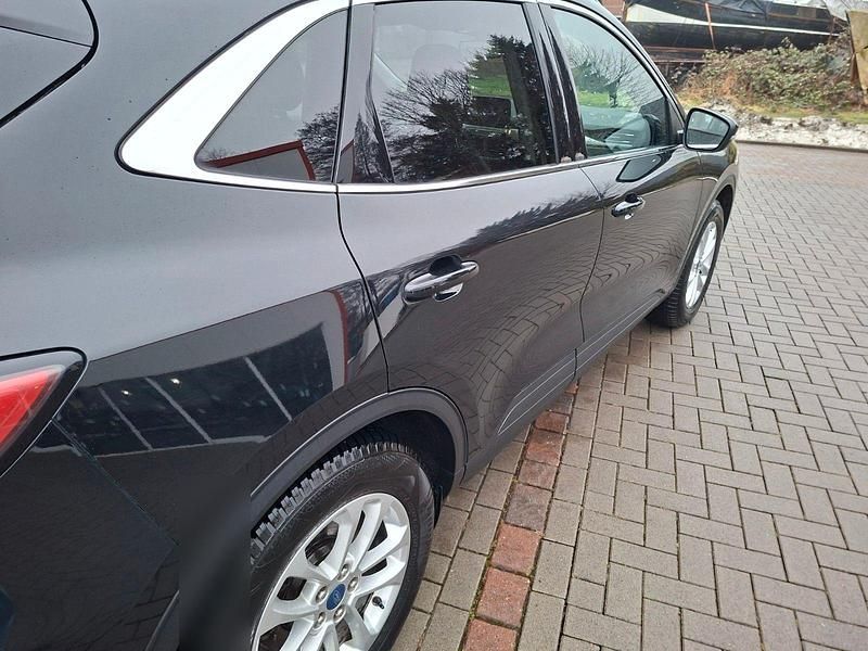 Gebraucht Ford Kuga Titanium 190 PS (139 kW) 2020 Schwarz SUV