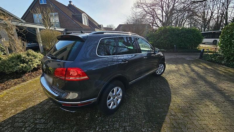 Gebraucht VW Touareg 262 PS (192 kW) 2015 Grau SUV