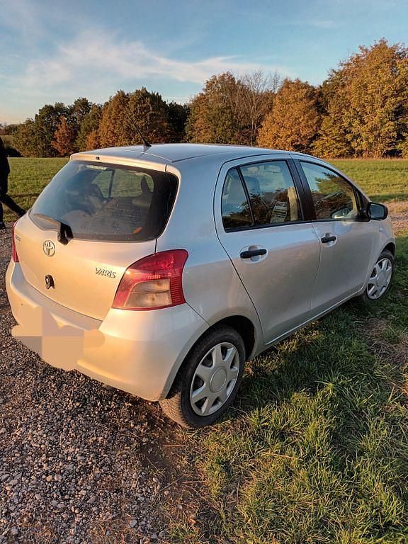 Gebraucht Toyota Yaris Sol 87 PS (63 kW) 2007 Silber Kleinwagen
