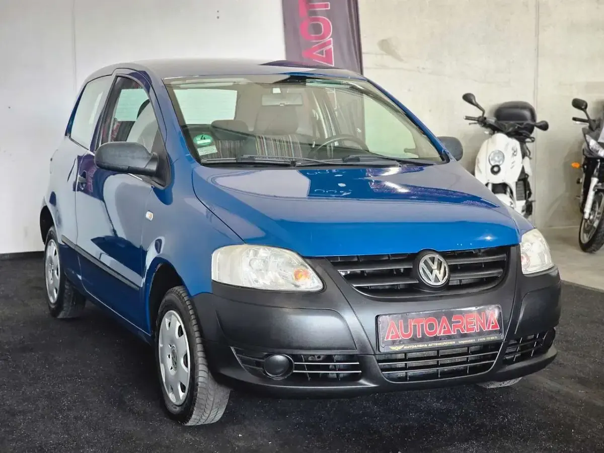 Używany VW Fox Basis 54 KM (39 kW) 2006 Niebieski Hatchback