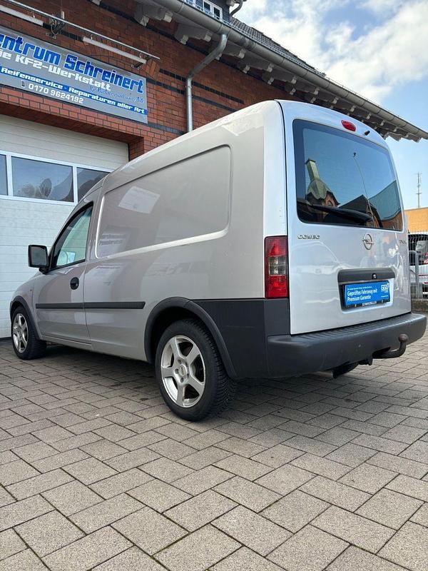 Używany Opel Combo 101 KM (74 kW) 2006 Srebrny Minivan