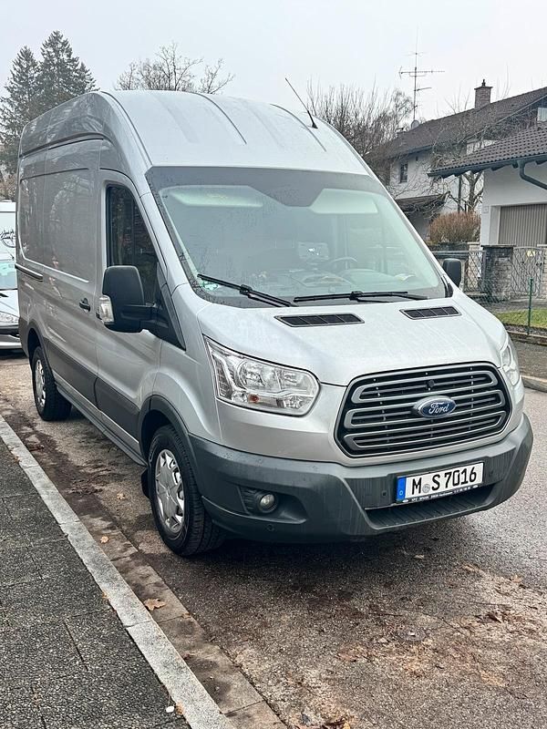 Gebraucht Ford Transit 131 PS (96 kW) 2016 Silber Van