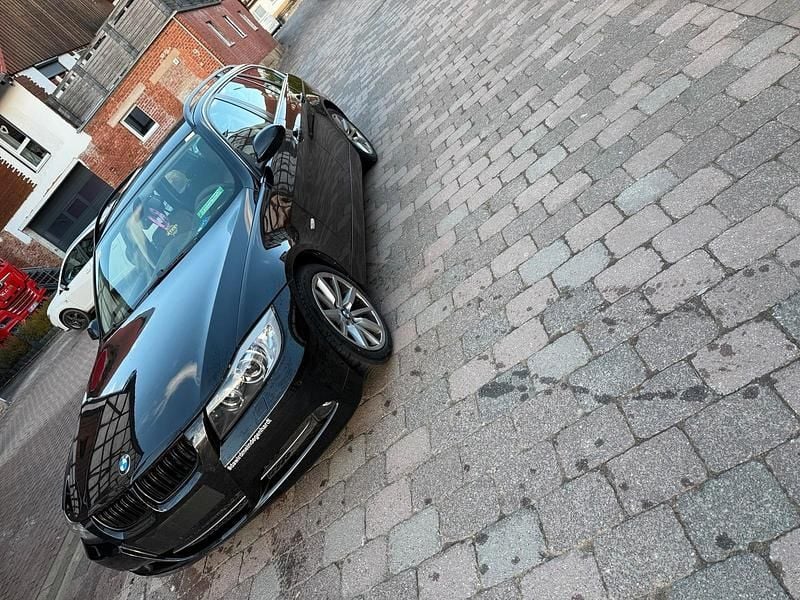 Second-hand BMW 330 231 CP (169 kW) 2007 Negru Break