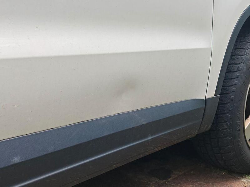 Second-hand VW Tiguan Team 140 CP (102 kW) 2011 Alb SUV