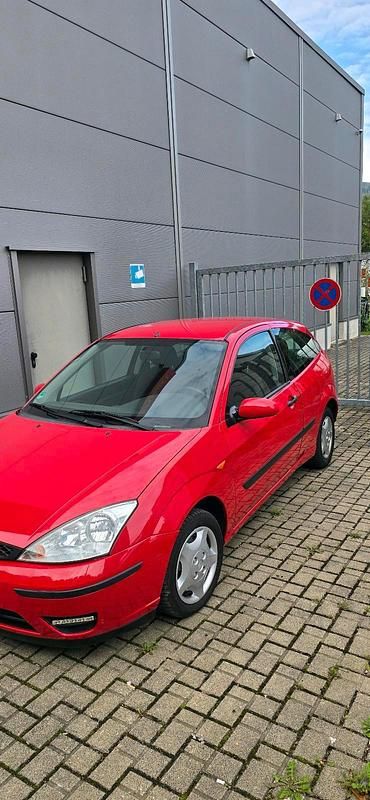 Gebraucht Ford Focus 116 PS (85 kW) 2002 Rot Limousine