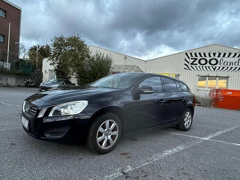 Schwarz Gebraucht 2011 Volvo V60 Kombi | 6.500 € (Fairer Preis) - Bild 1/4