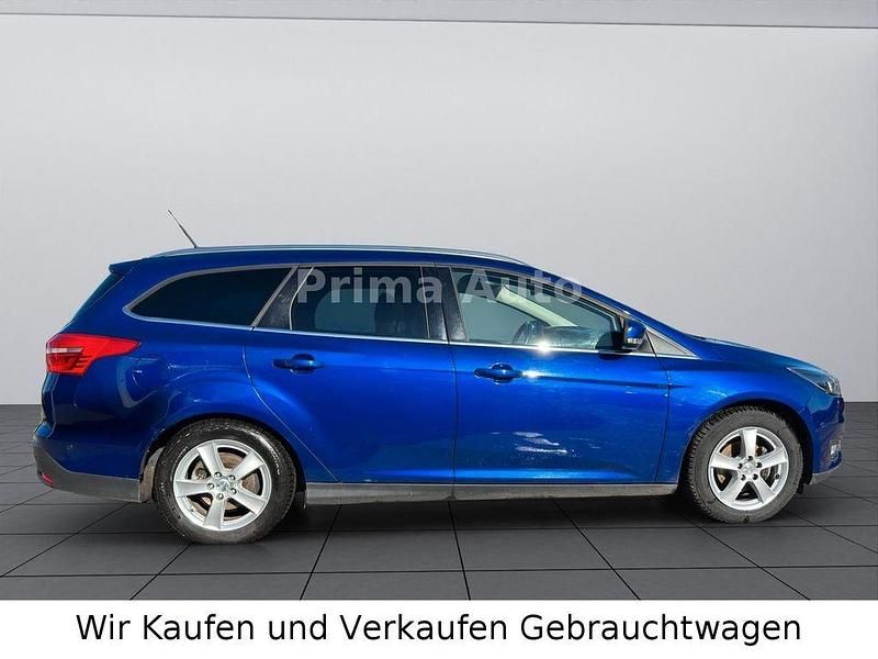 Gebraucht Ford Focus Titanium 120 PS (88 kW) 2015 Blau Limousine