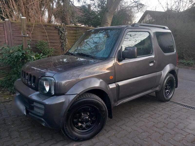 Grau Gebraucht 2009 Suzuki Jimny SUV | 5.700 € (Guter Preis) - Bild 1/1