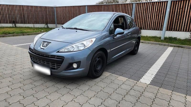 Gebraucht Peugeot 207 93 PS (68 kW) 2011 Kleinwagen
