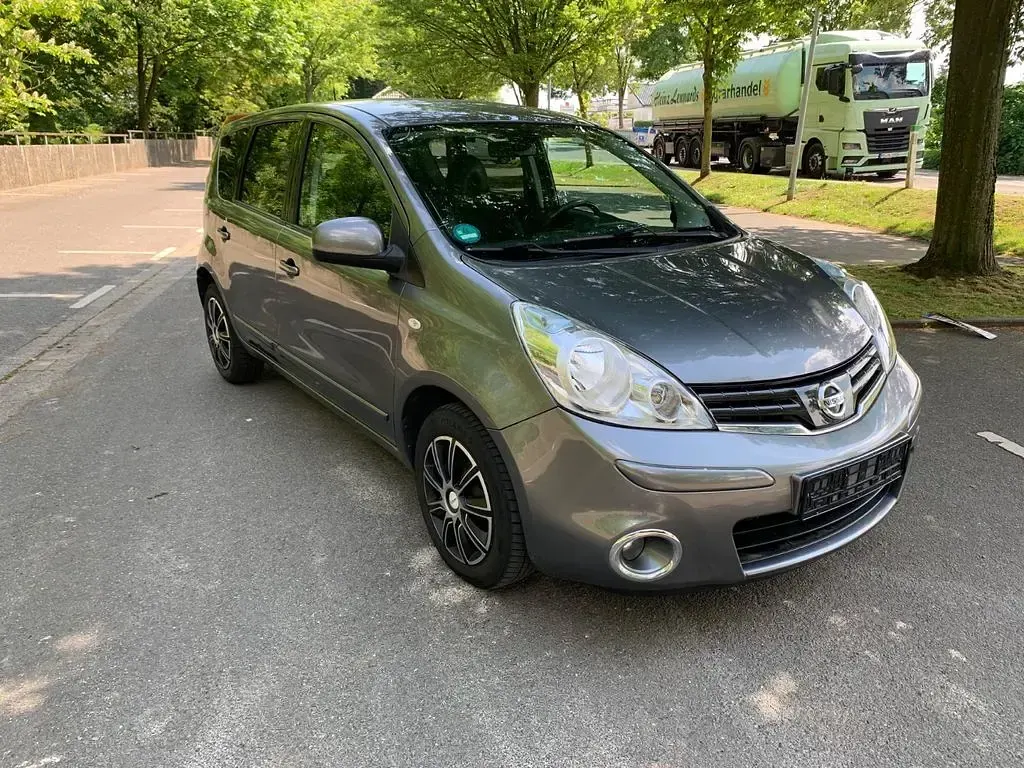 Gebraucht Nissan Note Visia 90 PS (66 kW) 2013 Grau Kleinwagen