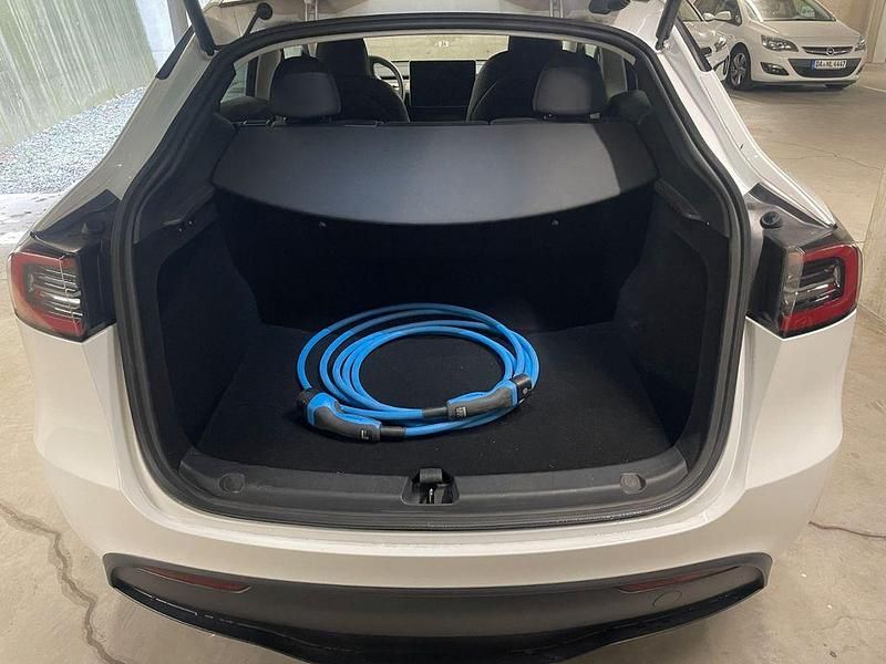 Gebraucht Tesla Model Y 378 kW (514 PS) 2023 Weiß SUV