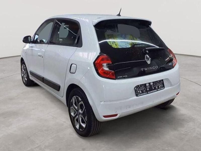 Second-hand Renault Twingo Zen 60 kW (82 CP) 2022 Alb Hatchback