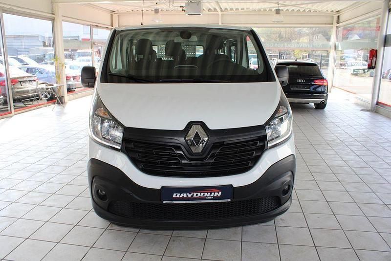 Second-hand Renault Trafic 125 CP (91 kW) 2017 Alb Monovolum