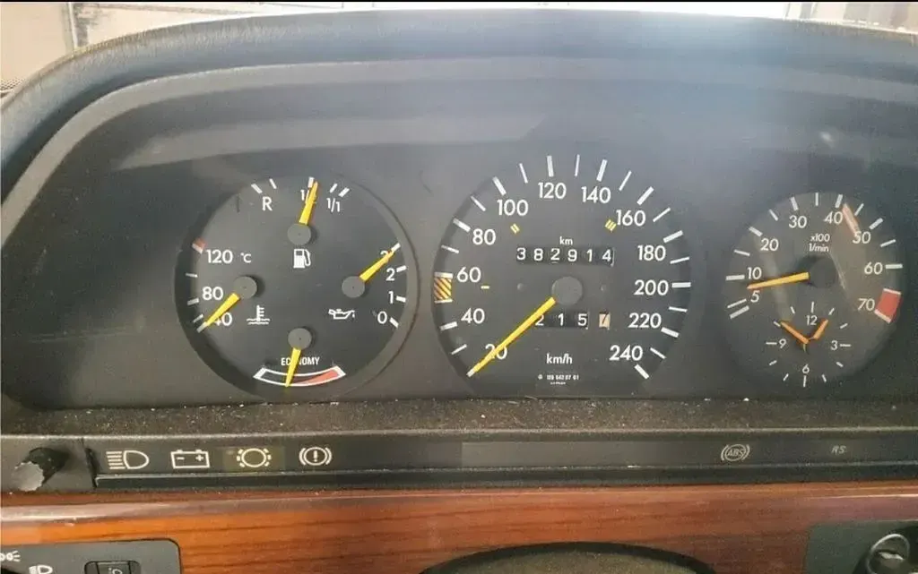 Gebraucht Mercedes S280 185 PS (136 kW) 1982 Weiß Limousine