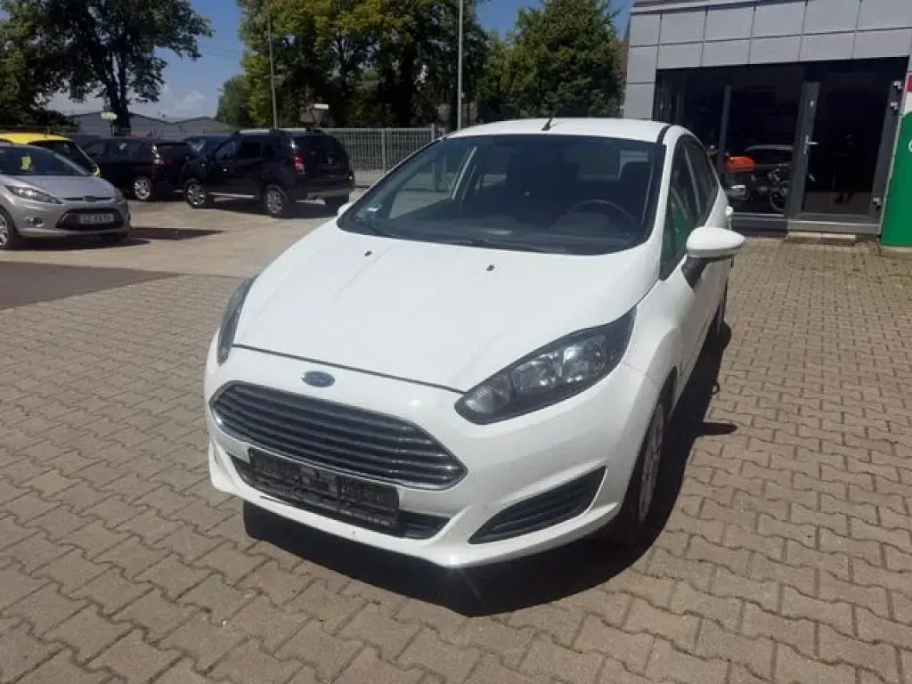 Gebraucht Ford Fiesta SYNC Edition 101 PS (74 kW) 2014 Frozen white Kleinwagen