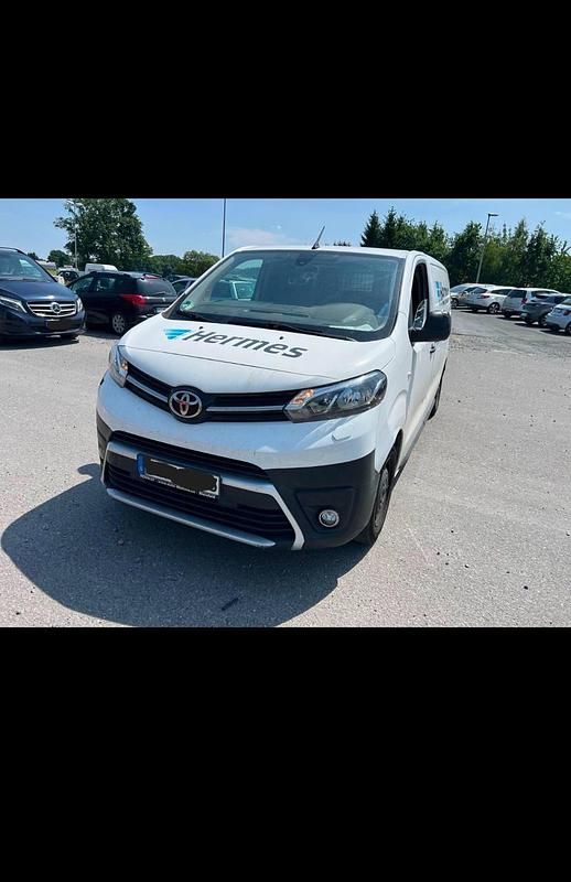 Weiß Gebraucht 2020 Toyota Proace Verso Kombi | 11.000 € (Superpreis) - Bild 1/4