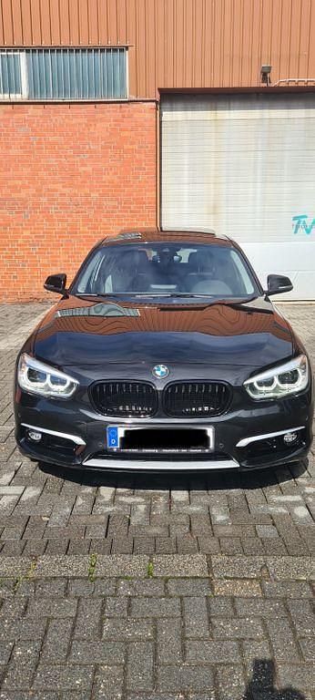 Schwarz Gebraucht 2017 BMW 120 Urban Line Kleinwagen | 18.900 € (Guter Preis) - Bild 1/4