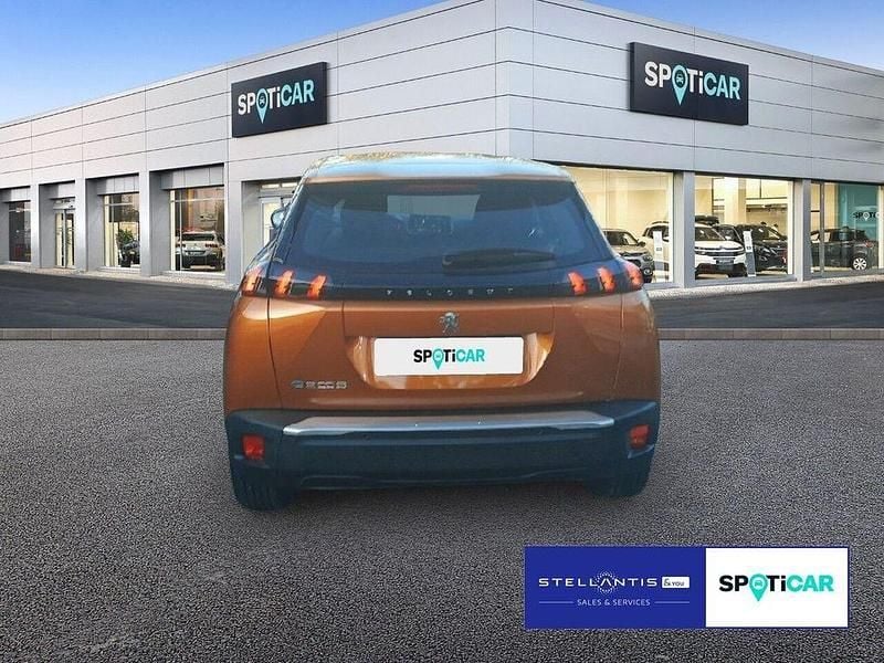 Gebraucht Peugeot e-2008 Active 100 kW (136 PS) 2023 Orange SUV