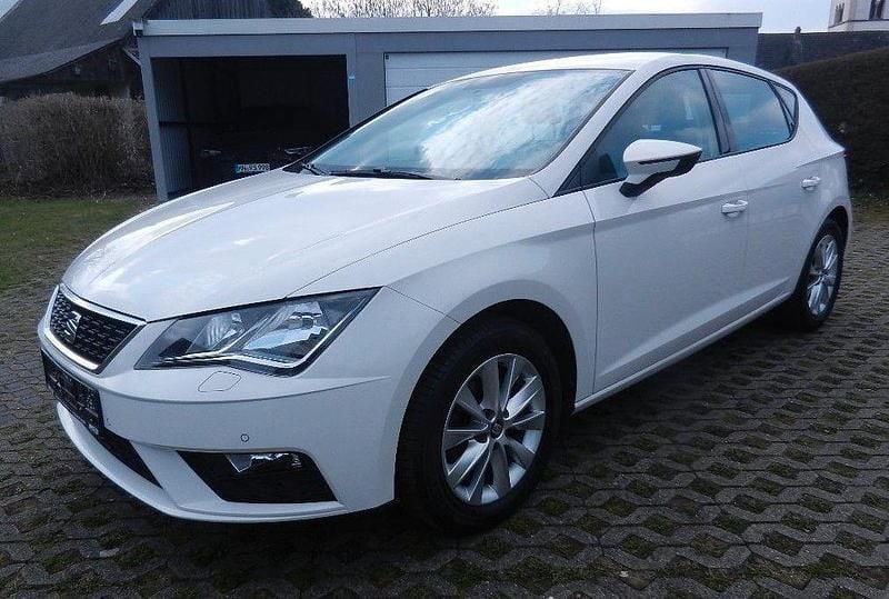 Gebraucht Seat Leon Style 131 PS (96 kW) 2019 Weiß Limousine