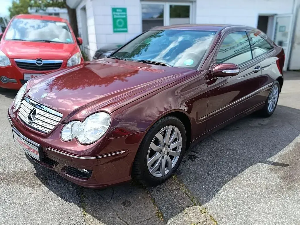 Gebraucht Mercedes C180 143 PS (105 kW) 2008 Rot Coupé
