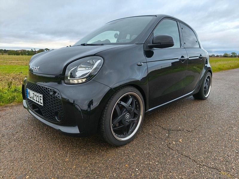 Schwarz Gebraucht 2021 Smart ForFour Electric Drive Kleinwagen | 11.200 € (Fairer Preis) - Bild 1/4
