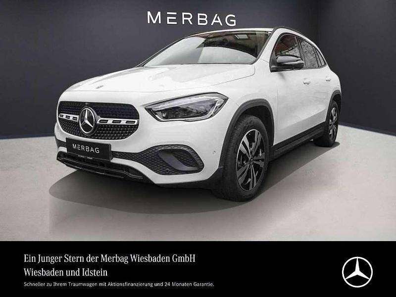 Gebraucht Mercedes GLA250 Progressive 218 PS (160 kW) 2023 Polarweiß SUV