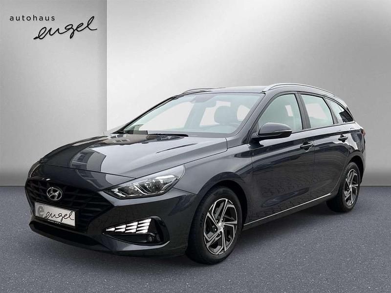 Grau Gebraucht 2024 Hyundai i30 Kombi | 18.699 € - Bild 1/3