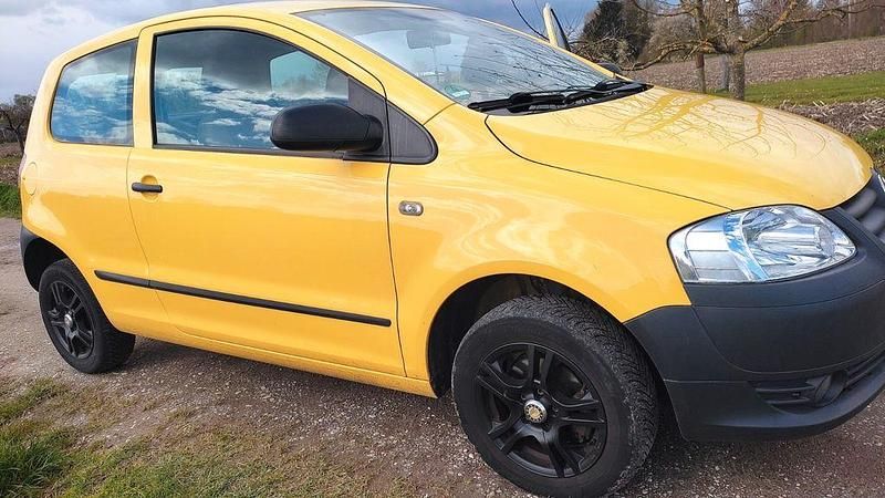 Gebraucht VW Fox 75 PS (55 kW) 2007 Gelb Kleinwagen