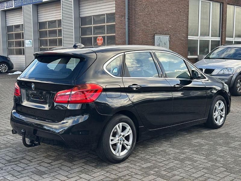 Gebraucht BMW 214 Advantage 95 PS (69 kW) 2016 Schwarz Limousine