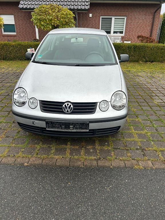 Silber Gebraucht 2003 VW Polo Basis Limousine | 600 € (Superpreis) - Bild 1/4