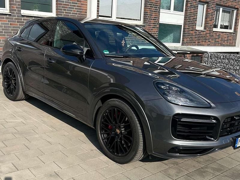 Grau Gebraucht 2022 Porsche Cayenne Coupe GTS Coupé | 99.500 € (Guter Preis) - Bild 1/4