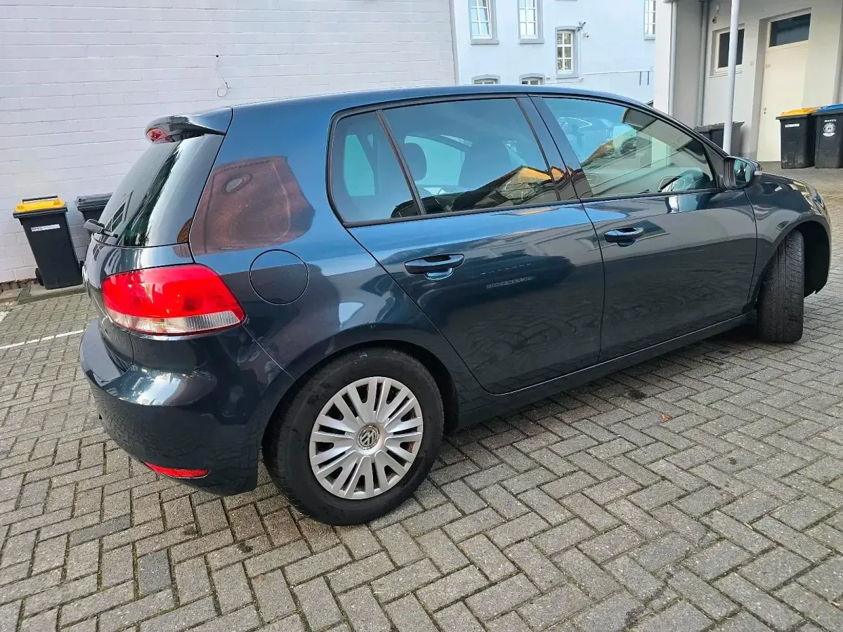 Gebraucht VW Golf VI Trendline 80 PS (58 kW) 2010 Blau Kleinwagen