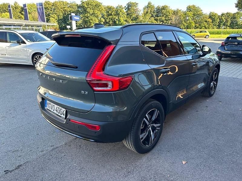 Gebraucht Volvo XC40 Plus 163 PS (119 kW) 2025 Gruen SUV