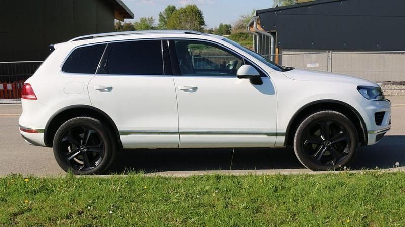 Gebraucht VW Touareg Terrain Tech 262 PS (192 kW) 2017 Weiß SUV