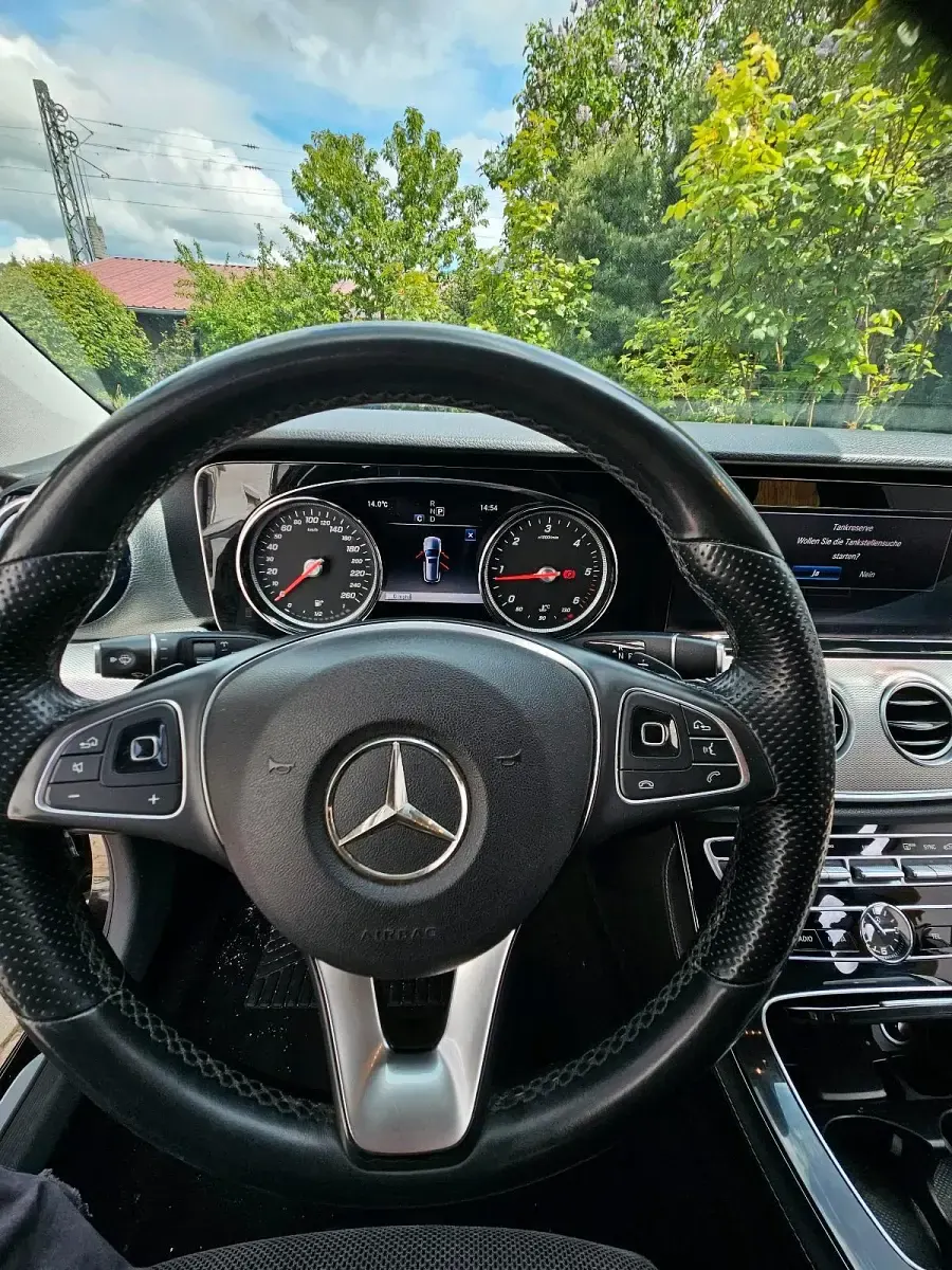 Gebraucht Mercedes E220 194 PS (142 kW) 2018 Schwarz Kombi