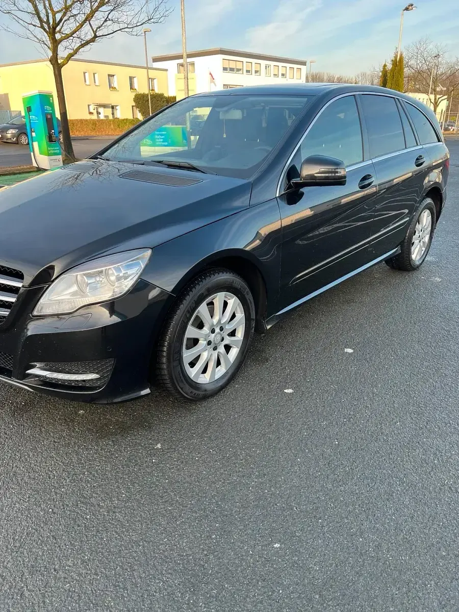 Gebraucht Mercedes R350 265 PS (194 kW) 2012 Schwarz Van / Kleinbus