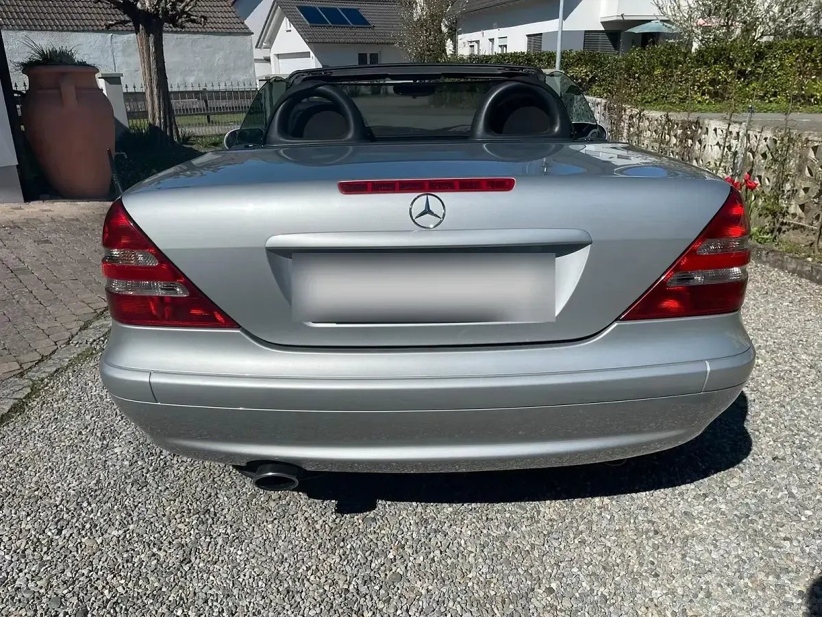Gebraucht Mercedes SLK230 197 PS (144 kW) 2003 Silber Cabrio