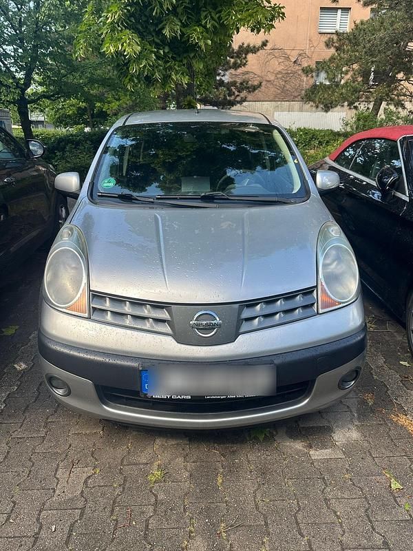 Grau Gebraucht 2006 Nissan Note Van / Kleinbus | 2.150 € (Fairer Preis) - Bild 1/4