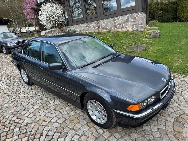 Second-hand BMW 730 193 CP (141 kW) 2000 Gri Berlinǎ