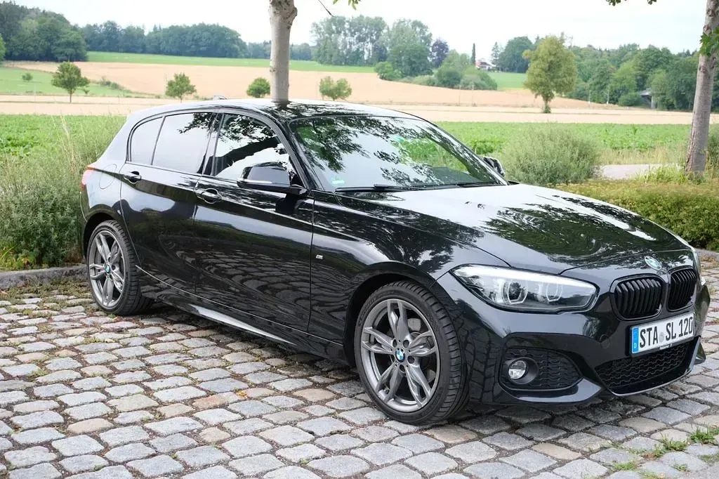 Gebraucht BMW 120 M Sport 184 PS (135 kW) 2017 Schwarz Limousine